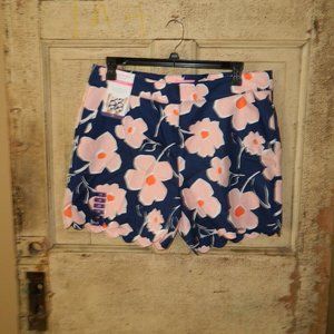 Isaac Mizrahi Blue/Pink Floral Tailored Scallop 5 inch Shorts Size 16 (K-42)